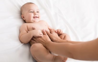 Les sensations corporelles : l’éveil de votre bébé à 2 mois